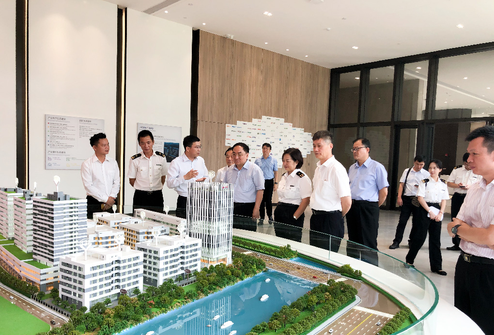 國家海關總署黨委委員張廣志