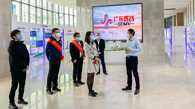 共克時(shí)艱！南沙區(qū)商務(wù)局領(lǐng)導(dǎo)赴廣東醫(yī)谷了解企業(yè)疫情防控及復(fù)工復(fù)產(chǎn)情況