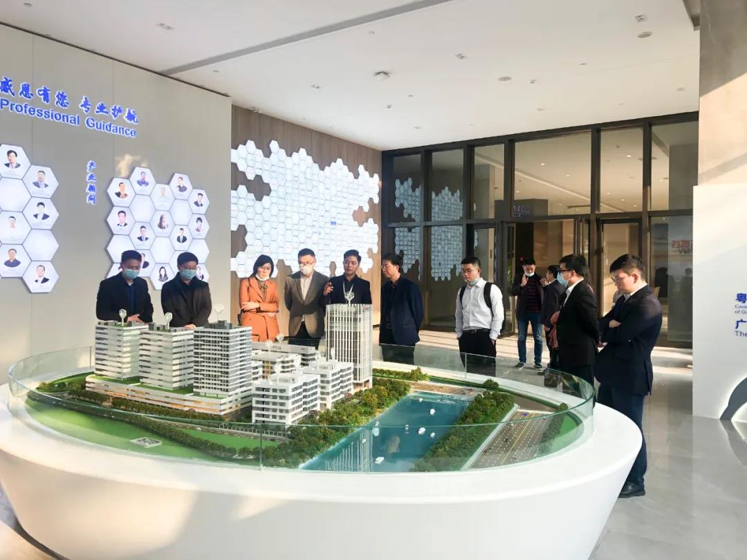 舟山市政協(xié)副主席、黨組副書記、中國（浙江）自由貿(mào)易試驗區(qū)管委會副主任夏文忠一行蒞臨廣東醫(yī)谷調(diào)研考察