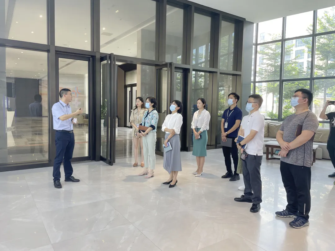 【園區(qū)新聞】南沙圖書(shū)館楊焱館長(zhǎng)、南沙區(qū)人社局李翠霞主任等一行蒞臨廣東醫(yī)谷考察交流