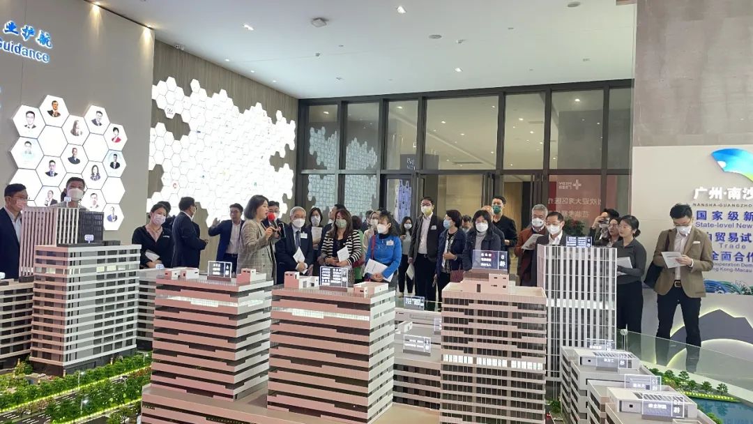 全國政協(xié)委員高永文率香港醫(yī)療考察團蒞臨廣東醫(yī)谷考察交流