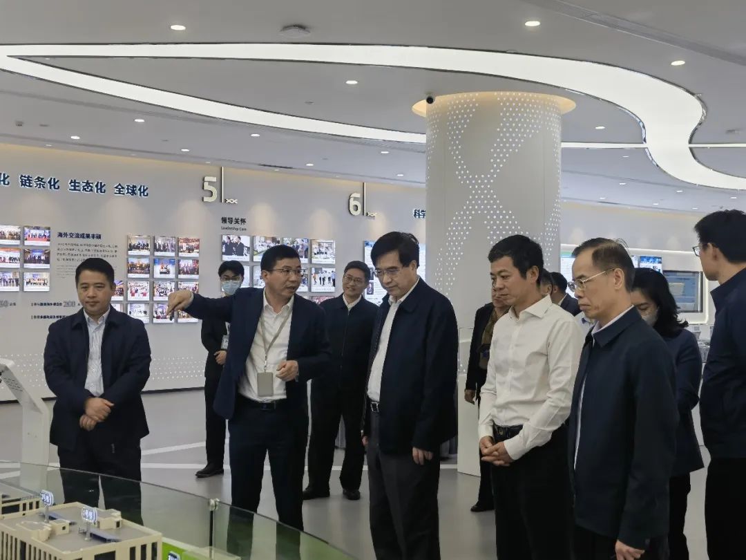 國家藥品監(jiān)督管理局副局長徐景和調研廣東醫(yī)谷·珠海生命科學園