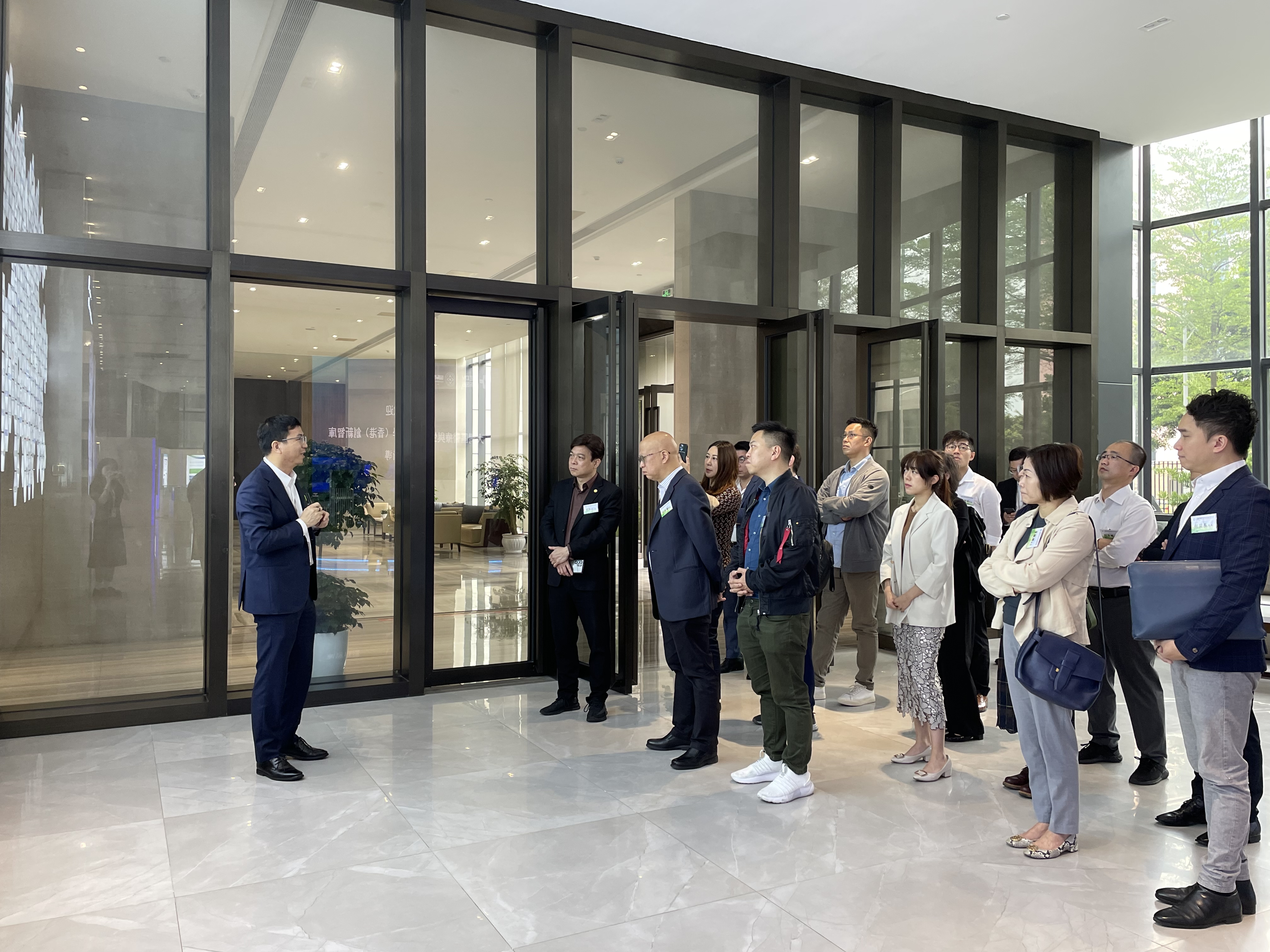 大灣區(qū)醫(yī)療與生命科學(xué)（香港）創(chuàng)新智庫(kù)一行蒞臨廣東醫(yī)谷考察交流