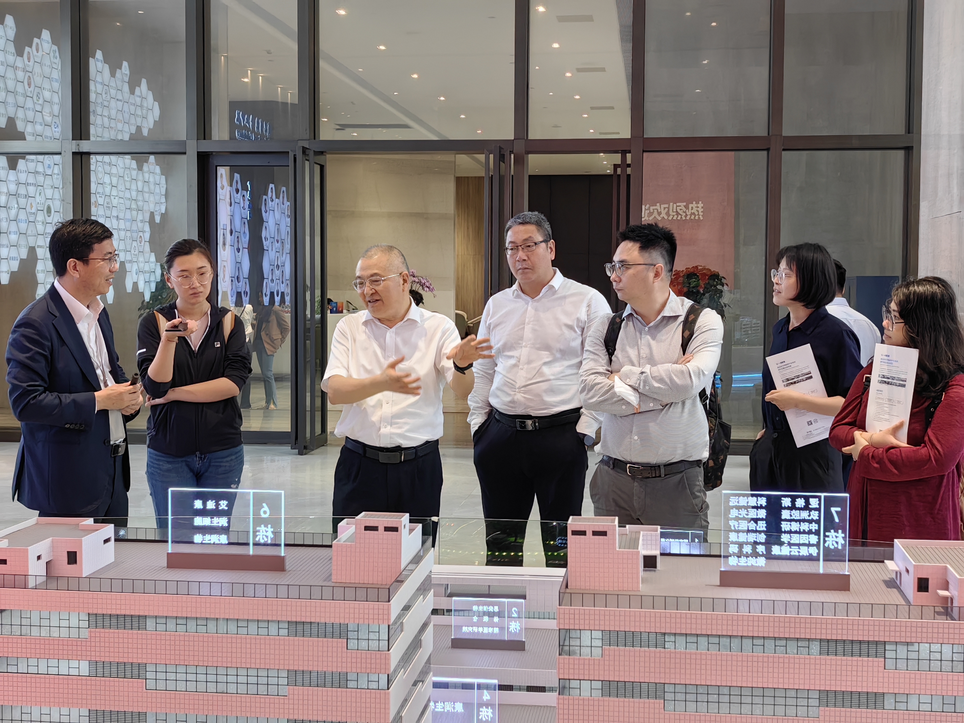 中山大學(xué)原副校長李善民一行蒞臨廣東醫(yī)谷調(diào)研考察