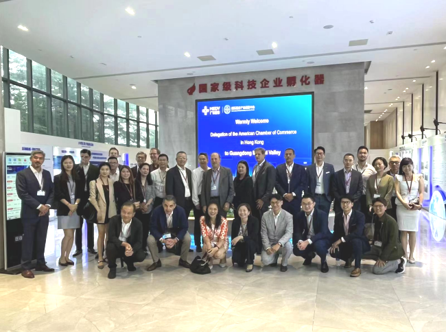 綏化市新聯(lián)會(huì)會(huì)長(zhǎng)韓興東等一行蒞臨廣東醫(yī)谷考察調(diào)研