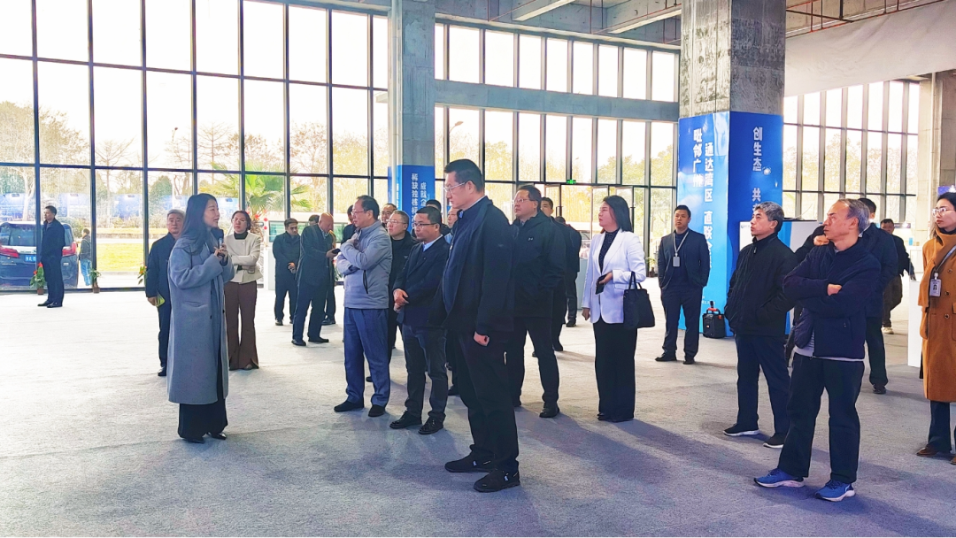 山東省政協(xié)副主席張新文一行蒞臨廣東醫(yī)谷?云東海生命科學(xué)園考察調(diào)研