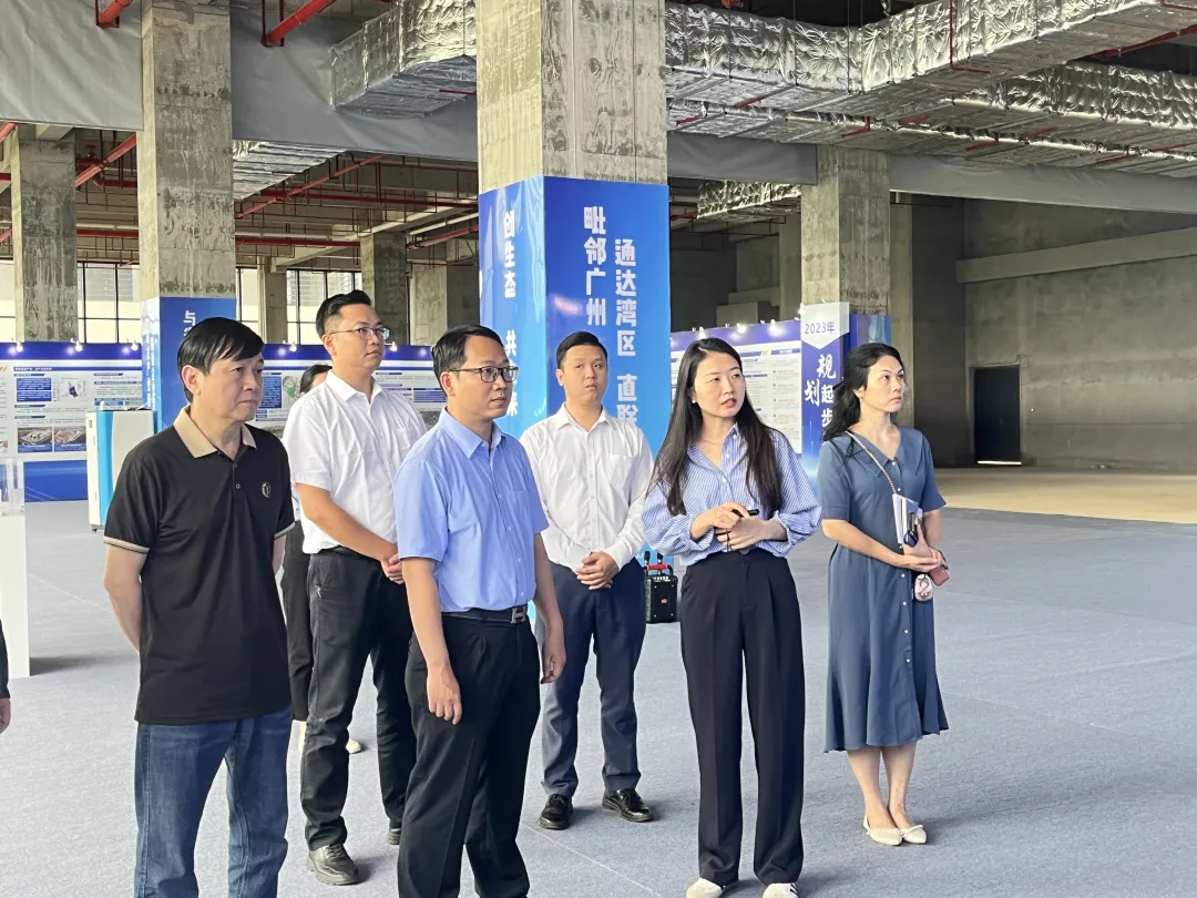 順德區(qū)市場監(jiān)管局黨組成員、區(qū)藥品檢驗(yàn)所所長何小林一行蒞臨廣東醫(yī)谷考察調(diào)研