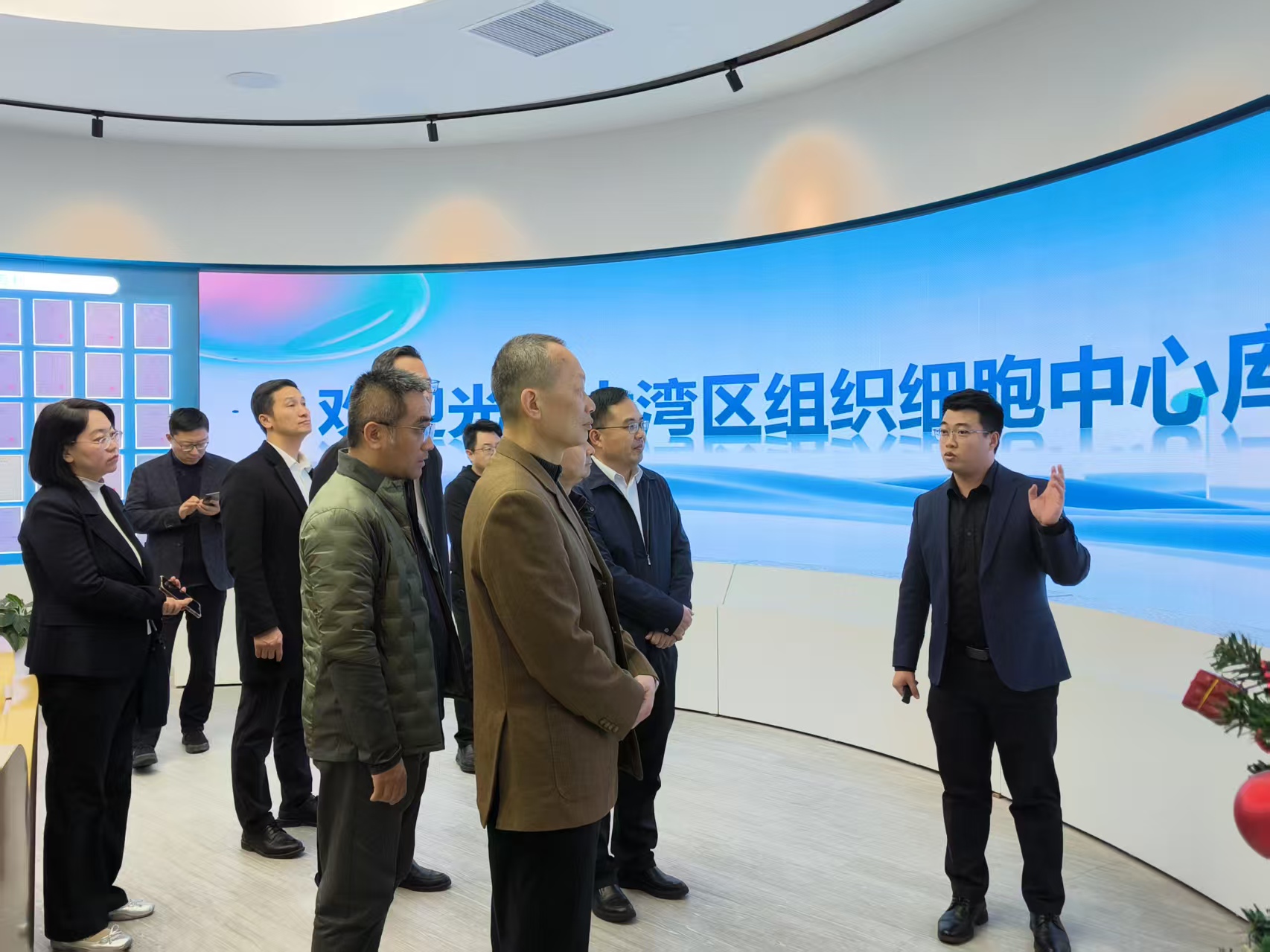 珠海市人大常委會一行蒞臨廣東醫(yī)谷參觀交流